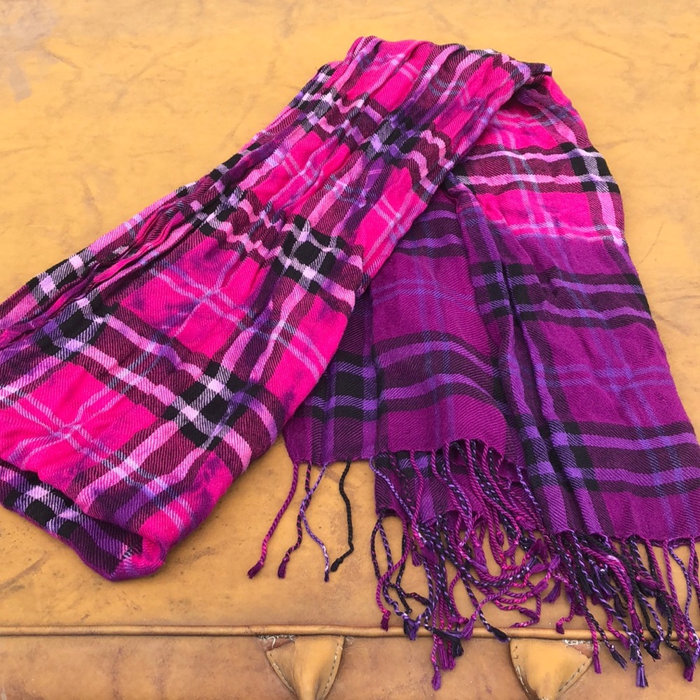 3/$20 Pink & purple tie dye tassel oblong scarf - Picture 1 of 4